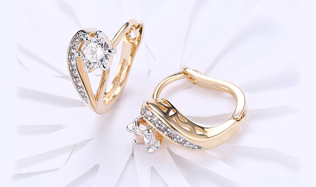 14K Gold Plating White Curved Harp Clip On Earrings