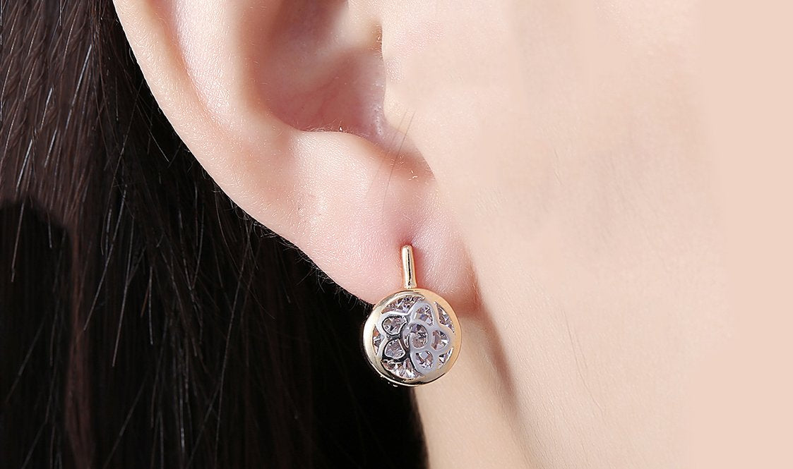 14K Gold Plating White Daisy Design Circular Clip On Earrings ITALY Design